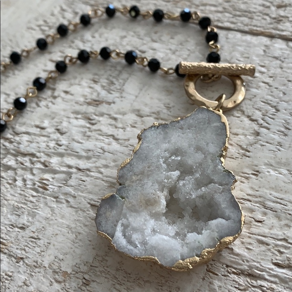 NWOT Druzy Crystal Stone w Black Beaded Necklace